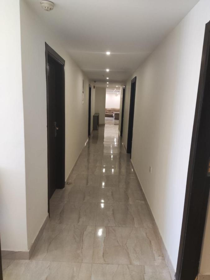 Golden Hotel Аман Екстериор снимка