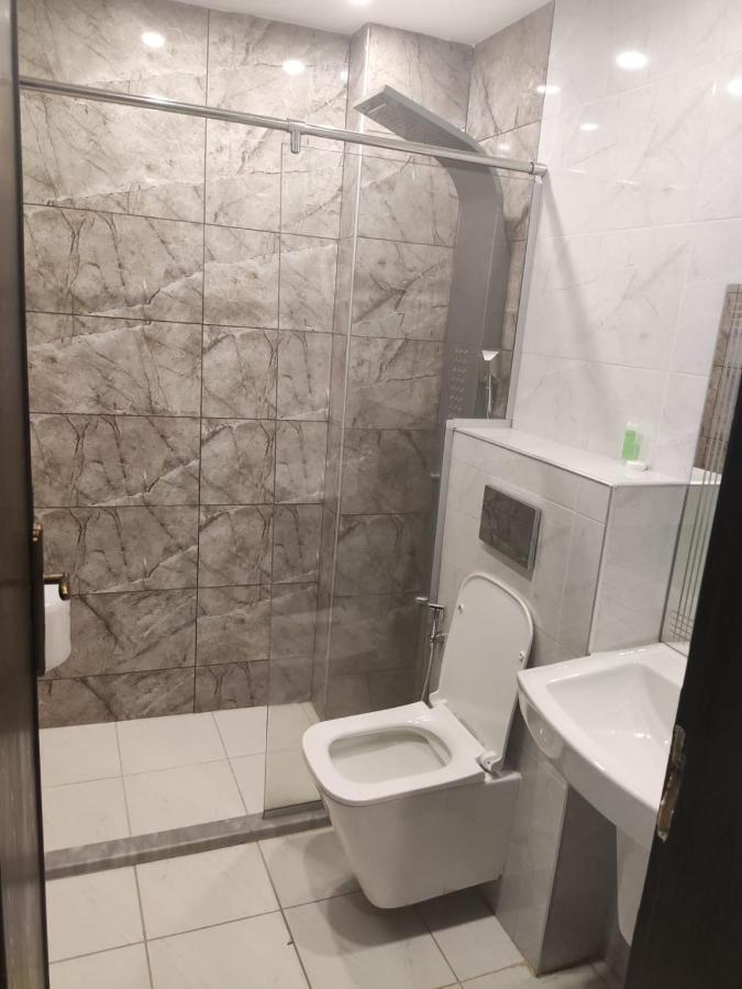 Golden Hotel Аман Екстериор снимка