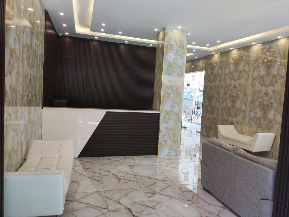 Golden Hotel Аман Екстериор снимка