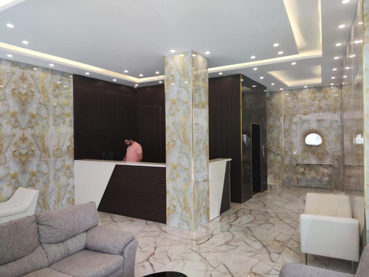 Golden Hotel Аман Екстериор снимка