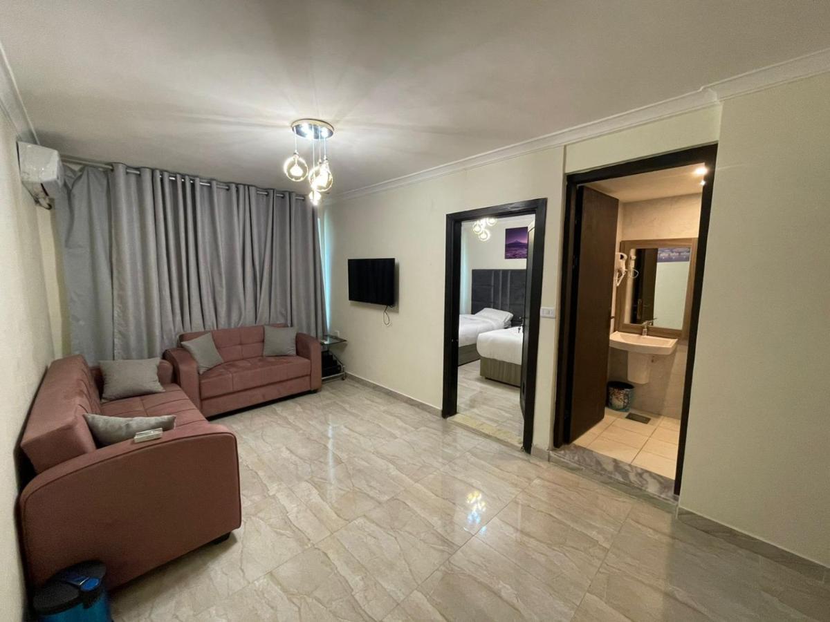 Golden Hotel Аман Екстериор снимка