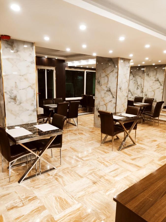 Golden Hotel Аман Екстериор снимка
