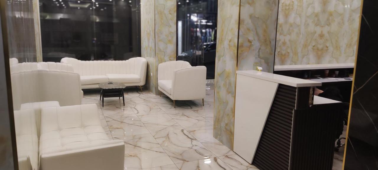 Golden Hotel Аман Екстериор снимка