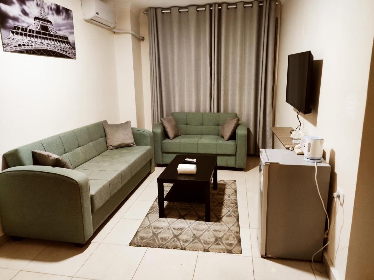 Golden Hotel Аман Екстериор снимка